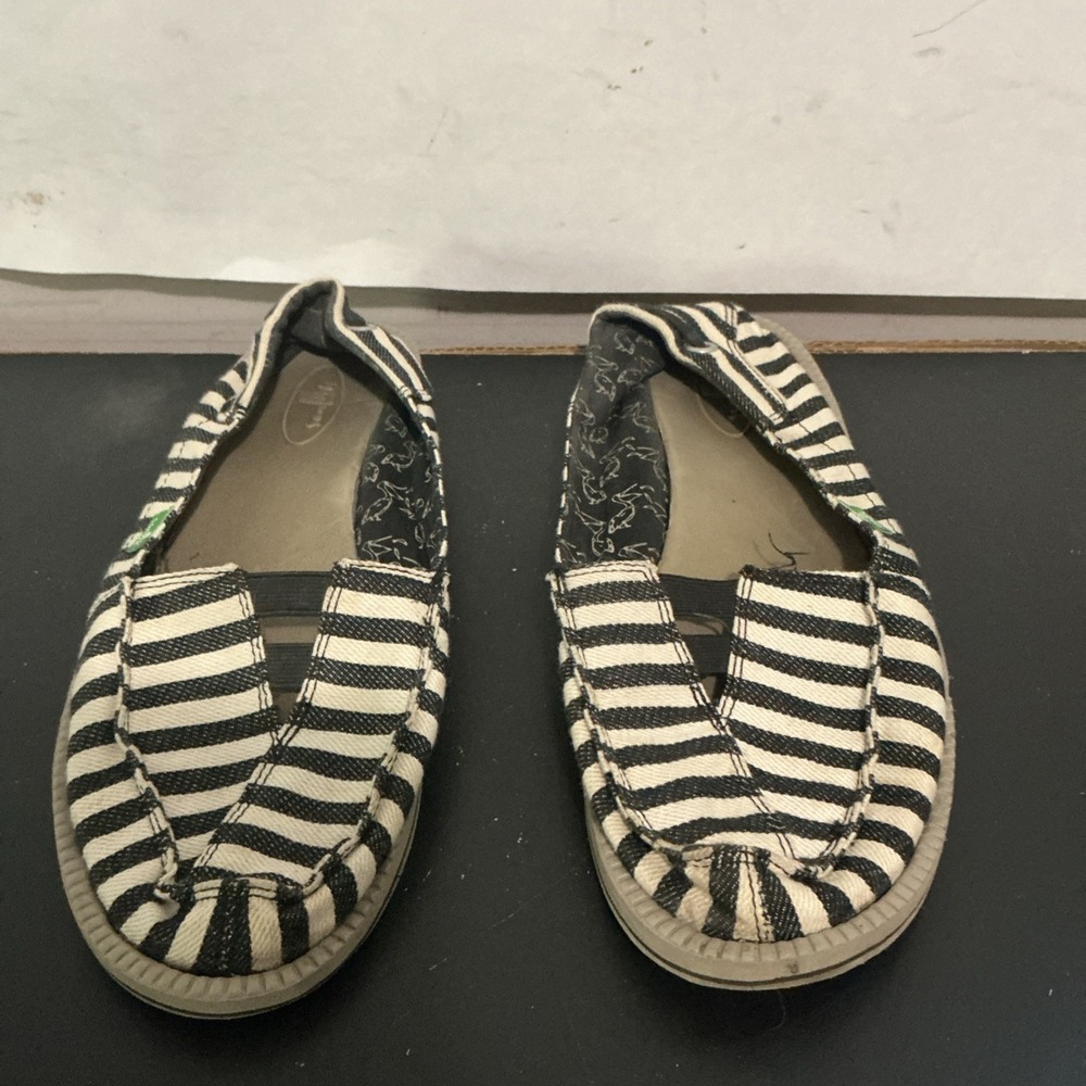 Sanuk Women's Castaway Flats Slip On Size 9 Striped Black White Canvas Boho Shoe
